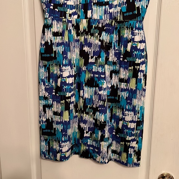 Tahari dress - Picture 2 of 4